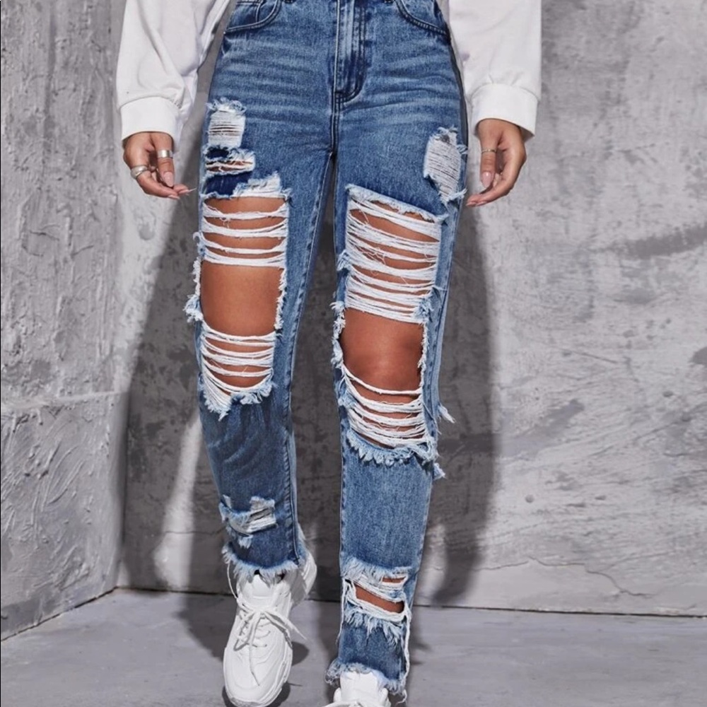 💋💋 NEW HIGH WAIST RIPPED JEANS - Picture 3 of 7